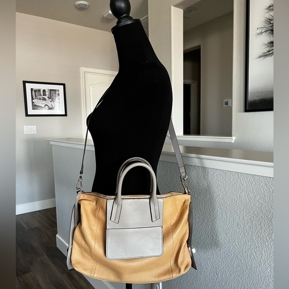 Vince CAMUTO DAVIA SATCHEL - 100% Leather - PRISTINE CONDITION - Picture 6 of 16